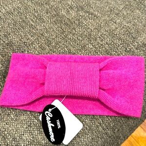 Portolano fuchsia, one-size-fits-all headband for girls.